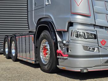 R590 V8 6X4 / 2 TANKS / NL TRUCK! 80T